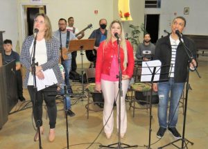 2º dia do Tríduo na Comunidade Sagrado Coração de Jesus – Bairro Planalto (18)